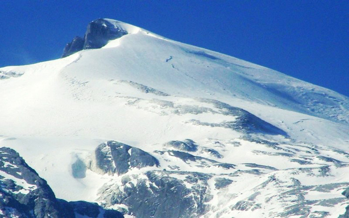 哈巴雪山图片