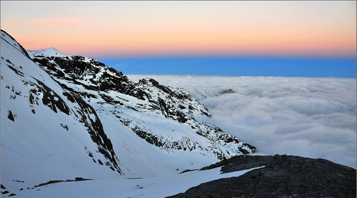 哈巴雪山图片