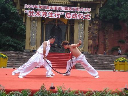 四川旅游出新意 峨眉山武术养生行启动